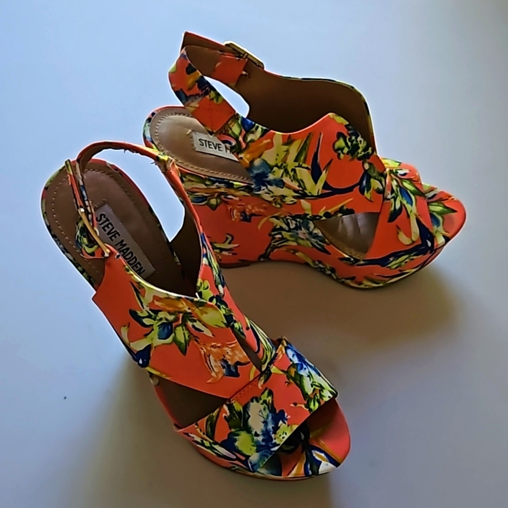 Steve Madden wedges